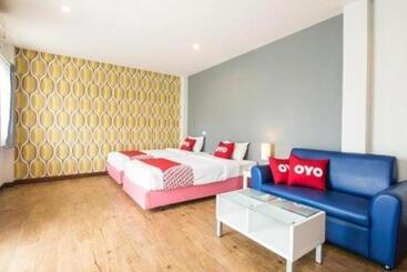هتل Oyo 371 Sea Breeze Residence