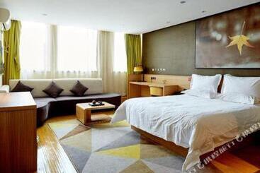 Iu Hotel Zhengzhou Erqi Wanda Plaza Daxue Road Branch