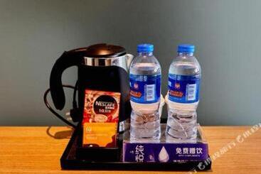 Iu Hotel Zhengzhou Erqi Wanda Plaza Daxue Road Branch