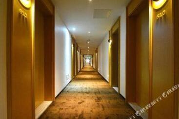 Iu Hotel Zhengzhou Erqi Wanda Plaza Daxue Road Branch