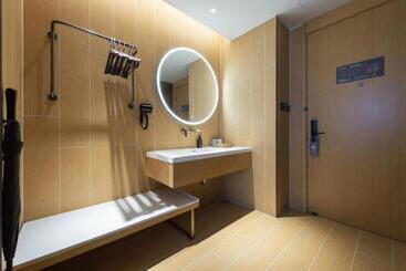 Ji Hotel Datong Wanda Plaza