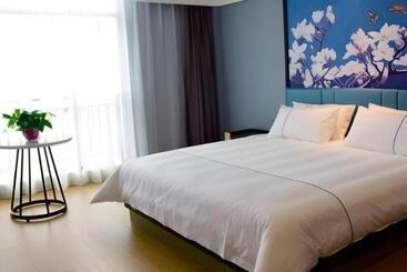 Magnotel Hotel Anshun West High Speed Railway Station