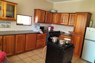 پانسیون Restwell Accommodation