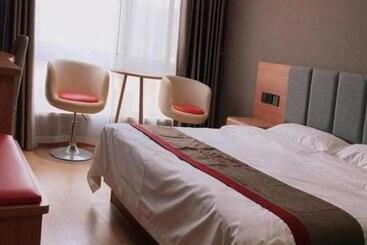 Thank Inn Hotel Jiangsu Huaian Lianshui Baiyue Square
