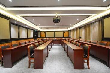 Xana Hotelle Zhengzhou Cbd Exhibition Center Cancer Hospital