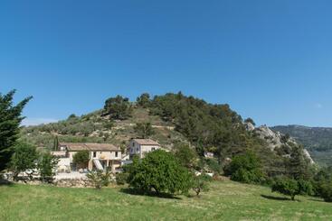 هتل Domaine Saint Julien