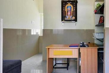 هتل Fabexpress Clover Castle   Nr Coimbatore International Airport