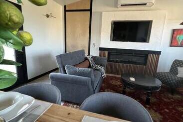 پانسیون Sweet Hill Top Townhouse