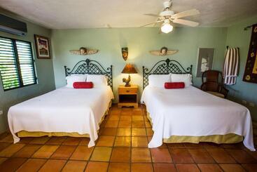 هتل Hacienda Tamarindo