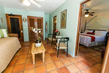 هتل Hacienda Tamarindo