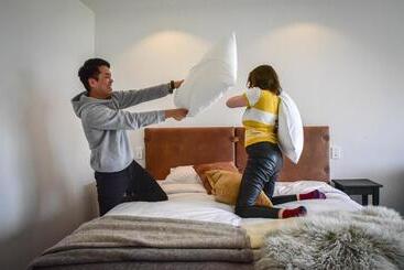 هتل Mariner Suites