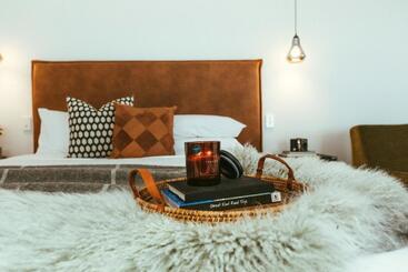 هتل Mariner Suites