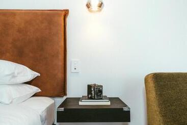 هتل Mariner Suites
