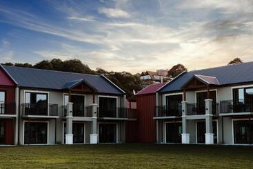 هتل Mariner Suites