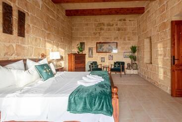 پانسیون Gozo Farmhouse