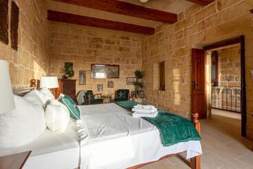 پانسیون Gozo Farmhouse