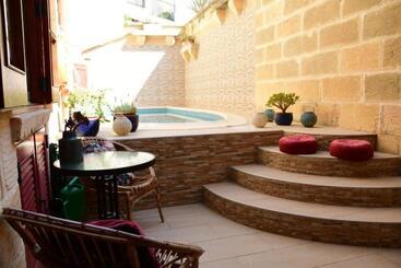 پانسیون Gozo Farmhouse