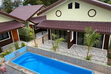 استراحتگاه Piumsuk Villa