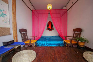 هاستل Living Art Museum Inn