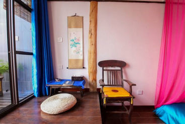هاستل Living Art Museum Inn