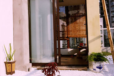هاستل Living Art Museum Inn