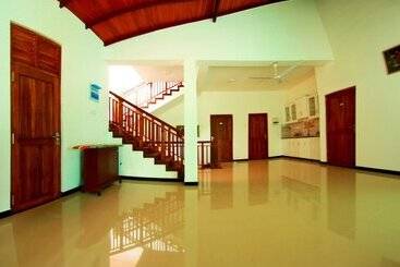 تختخواب و صبحانه Grand Residence