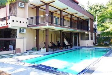 تختخواب و صبحانه Grand Residence