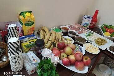 تختخواب و صبحانه Orient