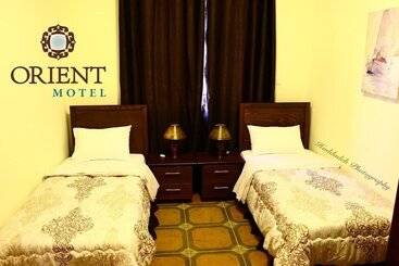 تختخواب و صبحانه Orient
