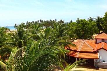 Crescent Sea Resort