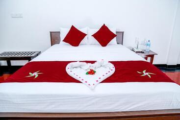 Crescent Sea Resort
