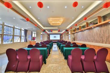 Hongyang Hotel Shenzhen North Railway Station