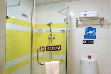 هتل 7days Inn Hohhot Xinhua Square