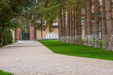 هتل Arzni Health Resort