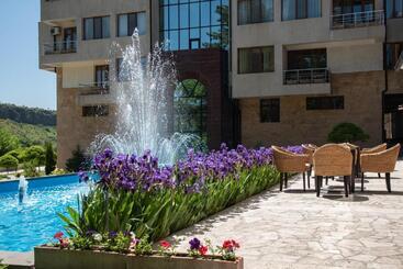 هتل Arzni Health Resort