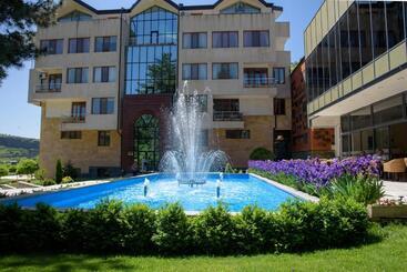 هتل Arzni Health Resort