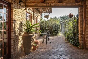 هتل Kuruman Inn