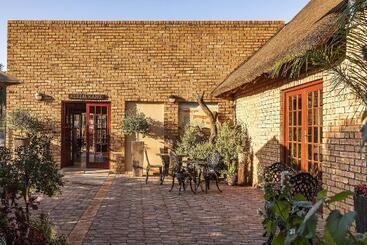 هتل Kuruman Inn