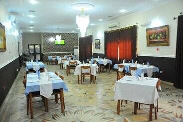 هتل Peemos Place Warri