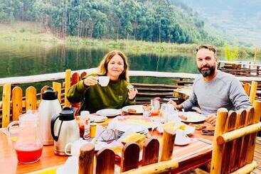 Lake Bunyonyi Rock Resort