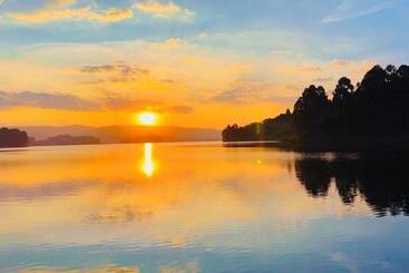 Lake Bunyonyi Rock Resort