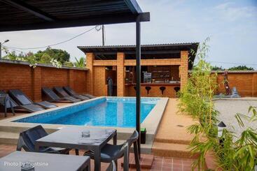 استراحتگاه Assinie Lodge