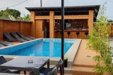 استراحتگاه Assinie Lodge