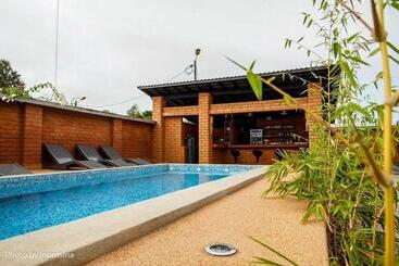 استراحتگاه Assinie Lodge