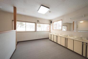 هاستل Hakuba Cortina Backpackers