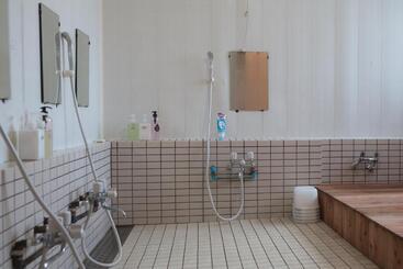 هاستل Hakuba Cortina Backpackers