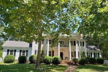 تختخواب و صبحانه Virginia Cliffe Inn