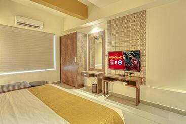 هتل As Airport Inn