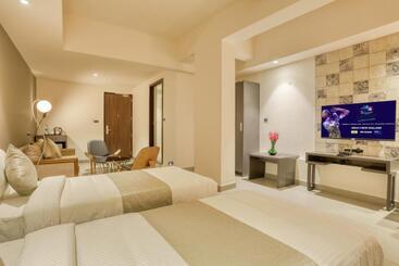 هتل As Airport Inn