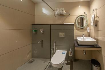 هتل As Airport Inn